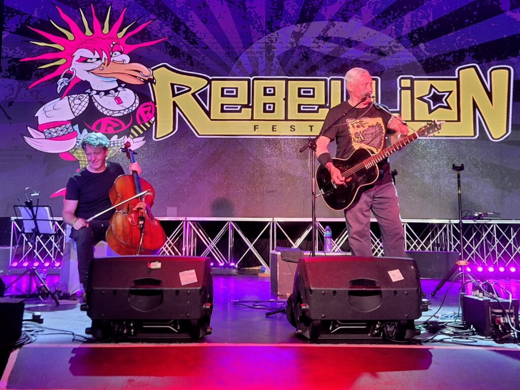 Kirk Brandon aKoustiK live