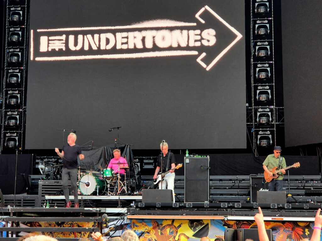 The Undertones live