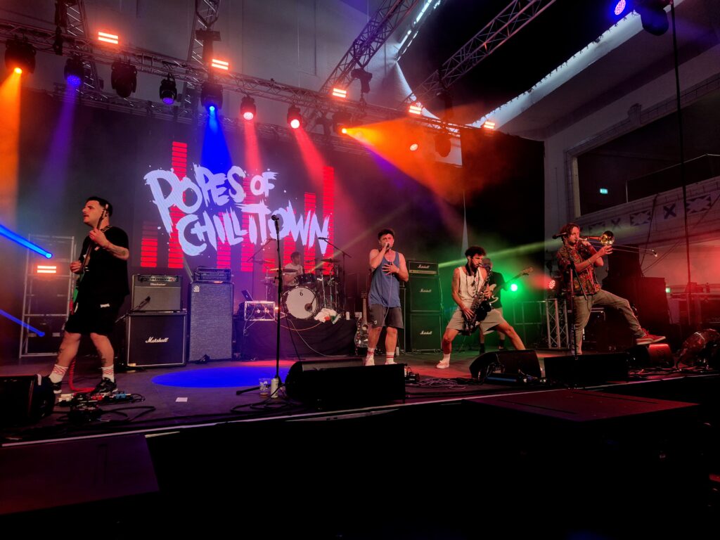 Popes Of Chillitown live